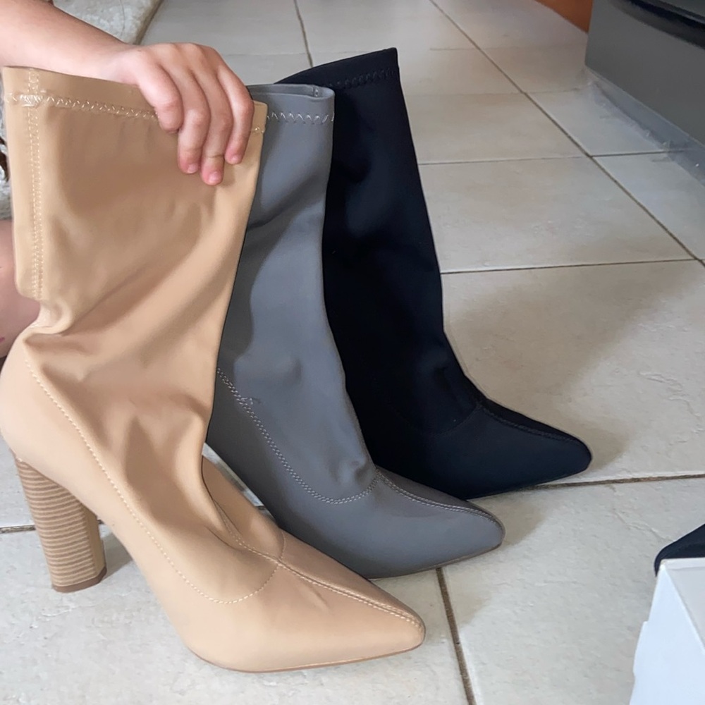 Scuba material heeled boots in gray, beige and black